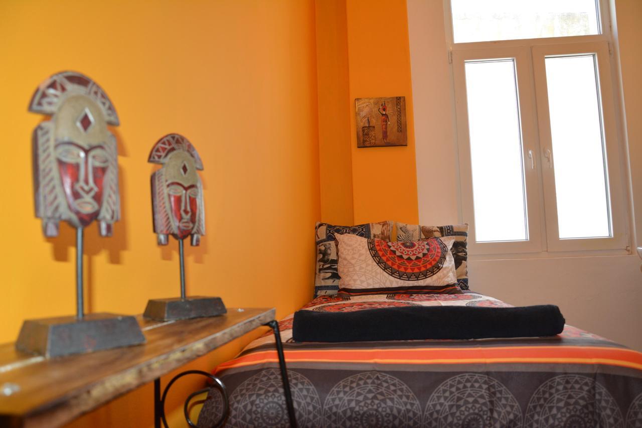 Urban Hive Backpackers Hostel เคปทาวน์ ภายนอก รูปภาพ