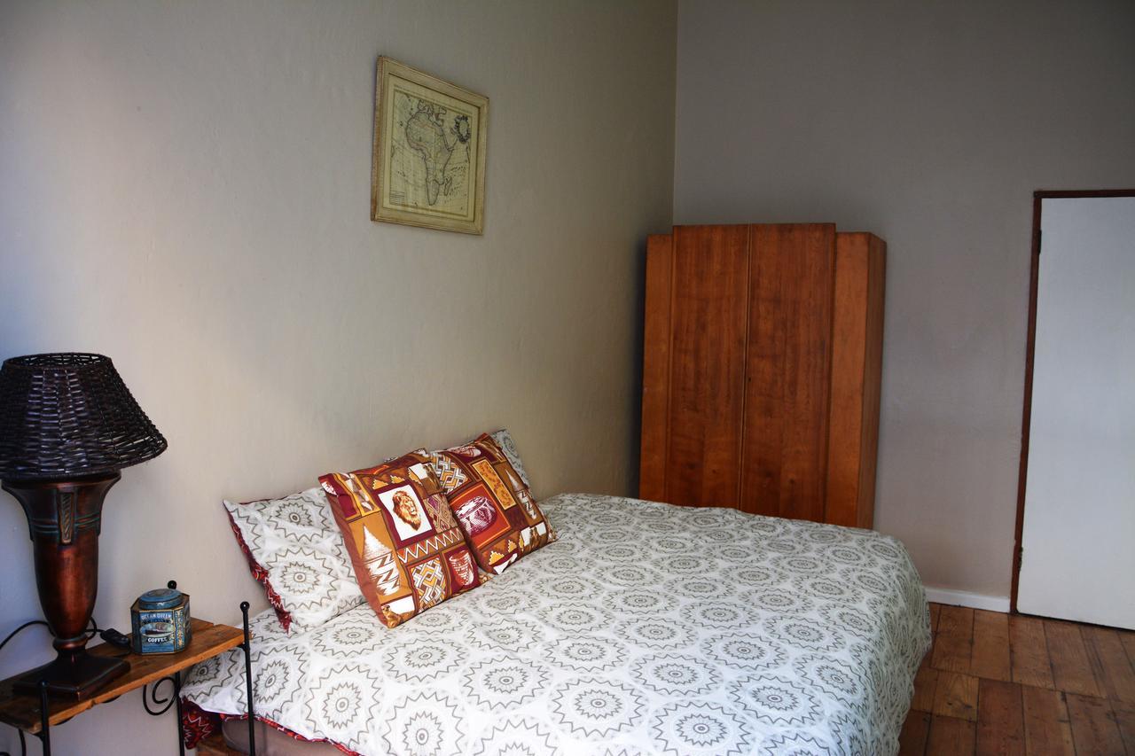 Urban Hive Backpackers Hostel เคปทาวน์ ภายนอก รูปภาพ