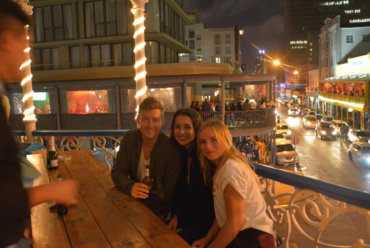 Urban Hive Backpackers Hostel เคปทาวน์ ภายนอก รูปภาพ