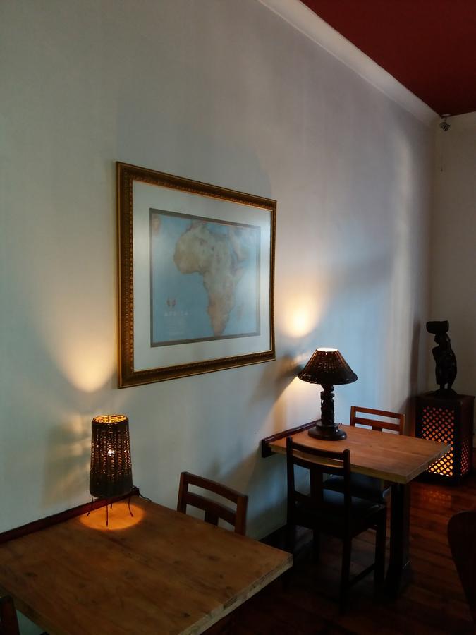 Urban Hive Backpackers Hostel เคปทาวน์ ภายนอก รูปภาพ