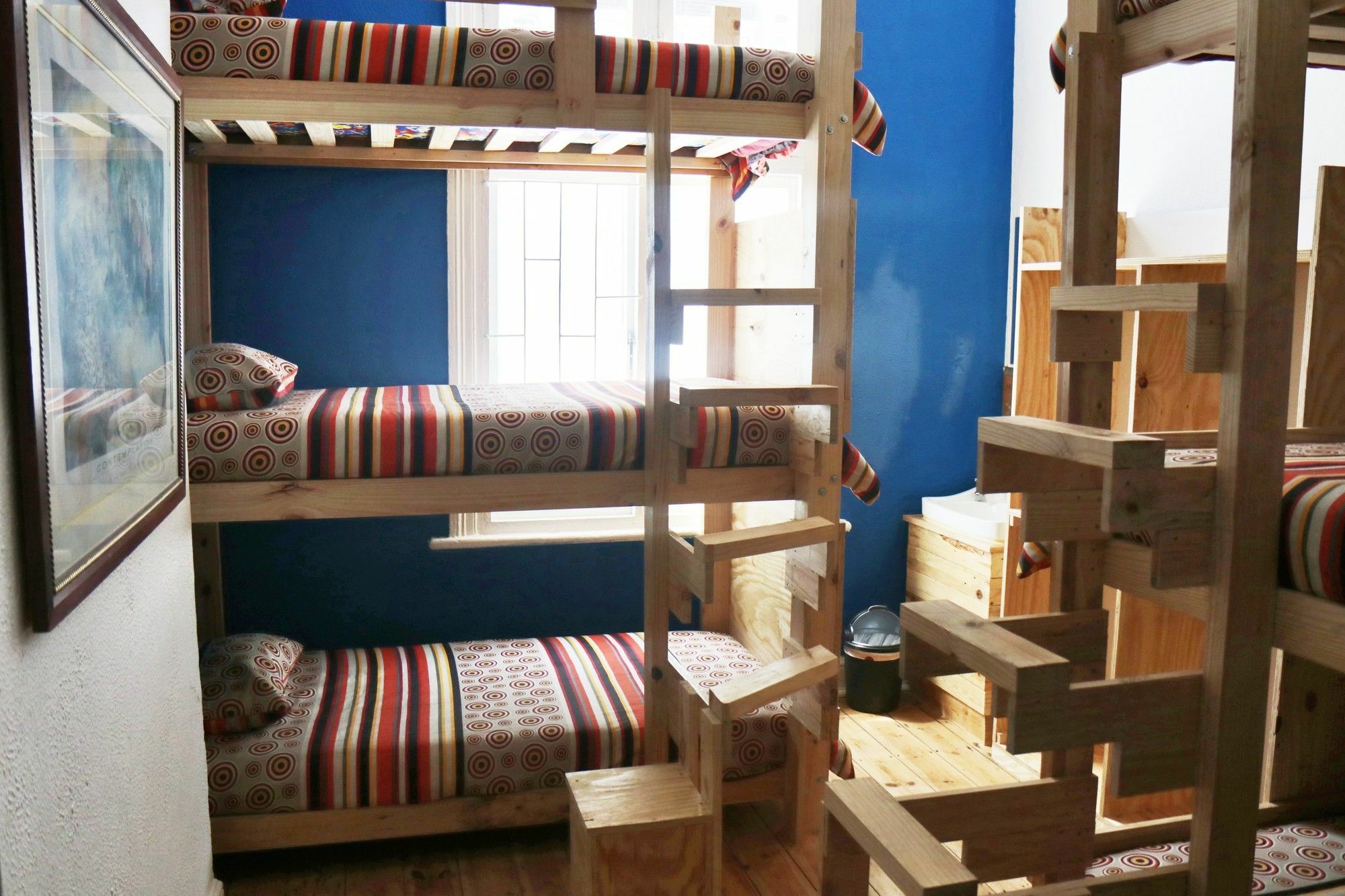 Urban Hive Backpackers Hostel เคปทาวน์ ภายนอก รูปภาพ