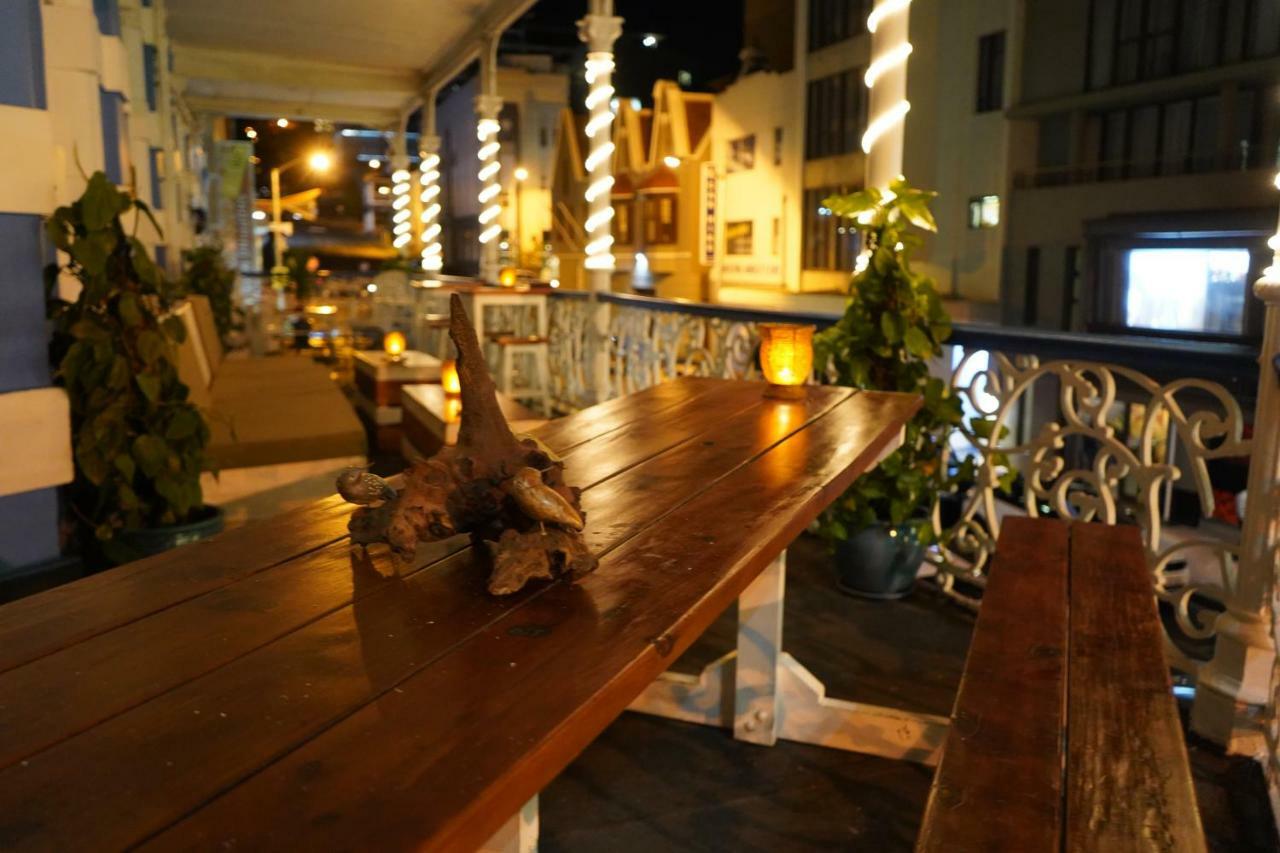 Urban Hive Backpackers Hostel เคปทาวน์ ภายนอก รูปภาพ